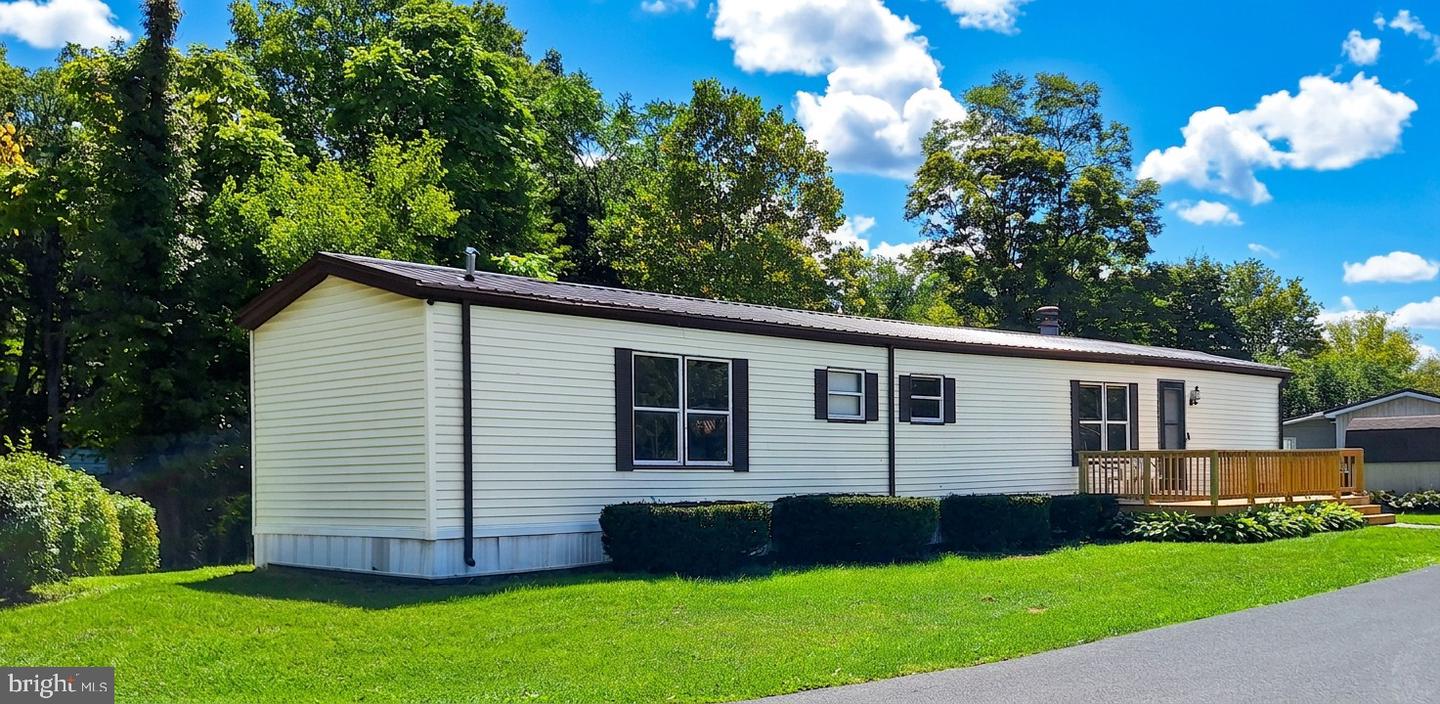238 Mount Laurel Dr Property Photo 2