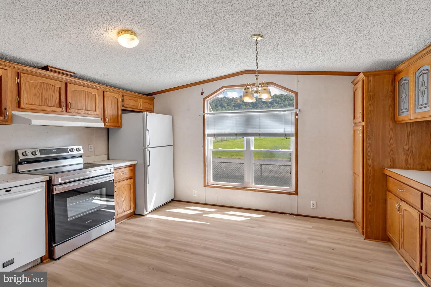 21 N Buddy Ln Property Photo 3