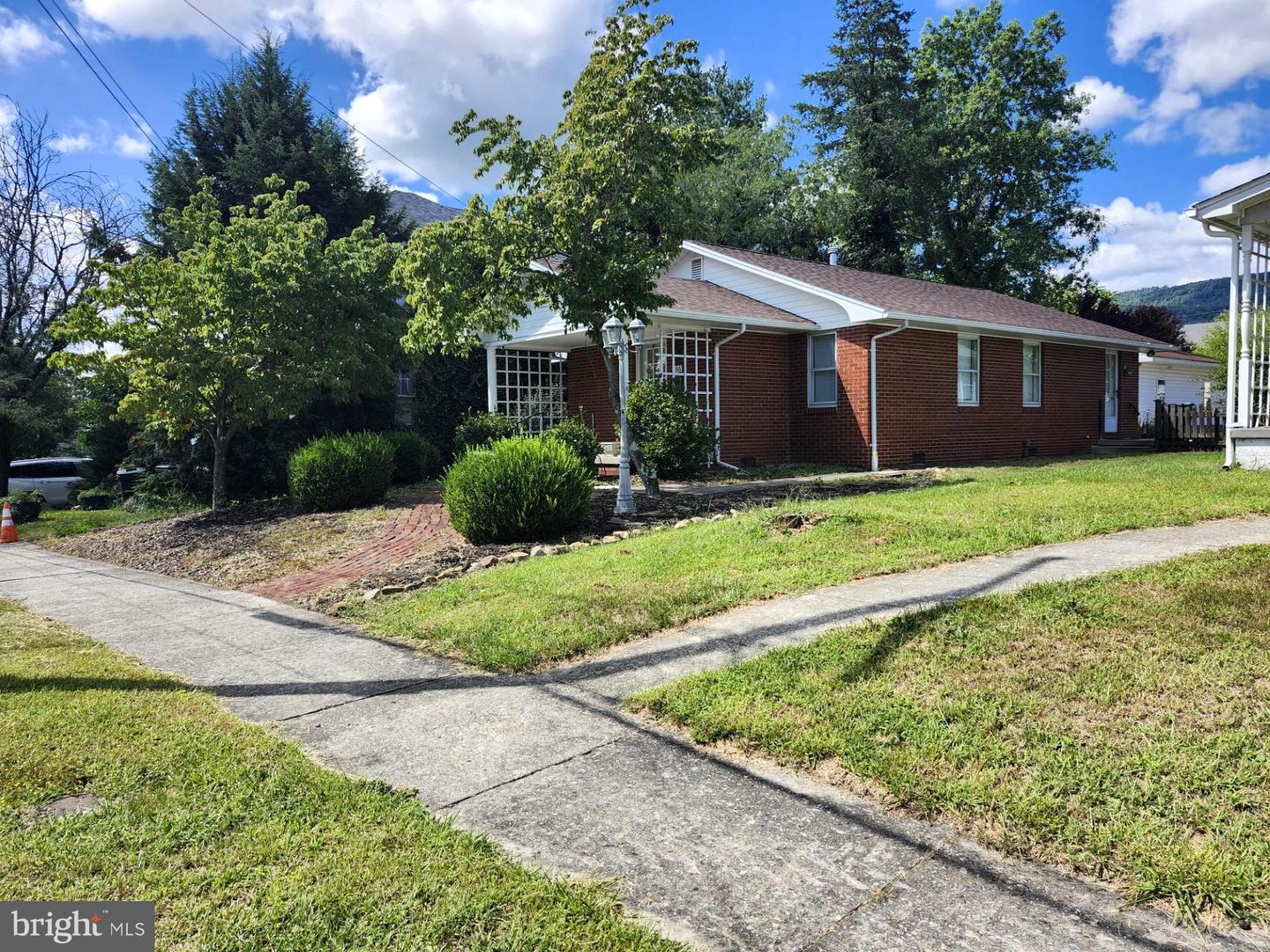 166 S A St Property Photo 3