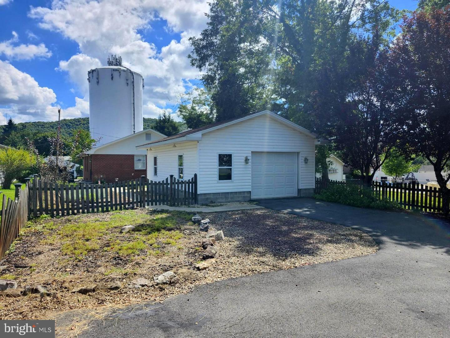 166 S A St Property Photo 10
