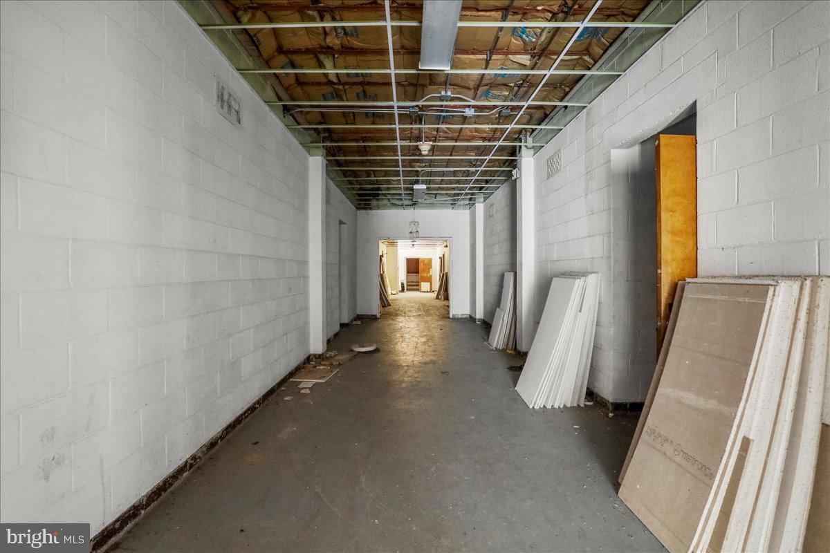 187 S Green St Property Photo 13