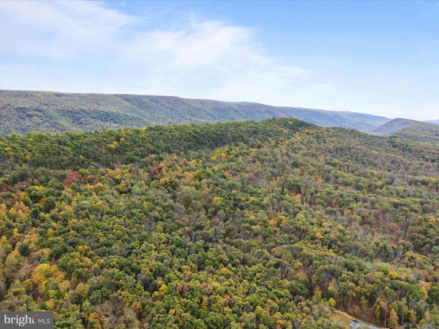 2083 Clay Pits Ln Property Photo 2