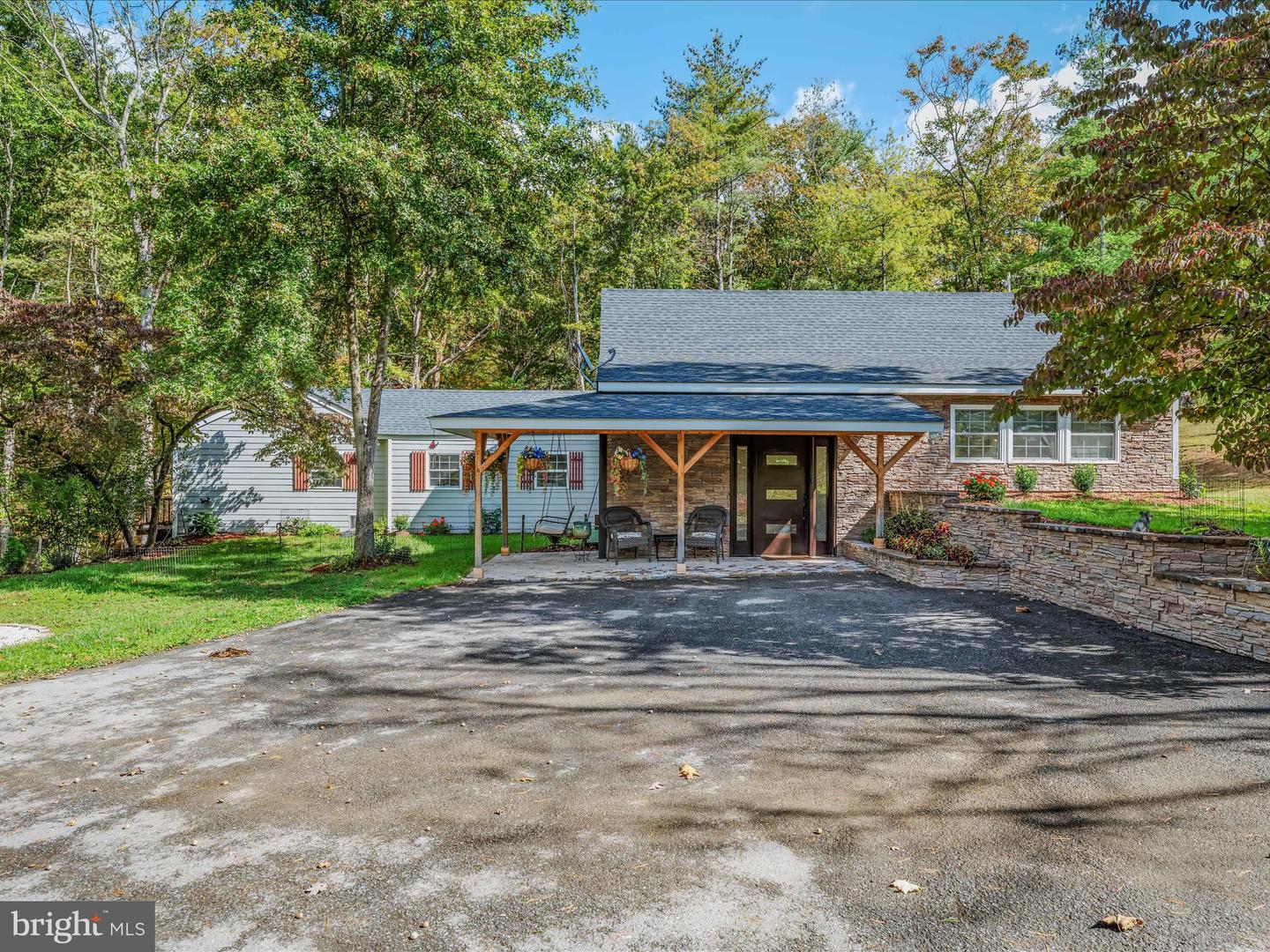269 MOUNTAIN LAUREL DR