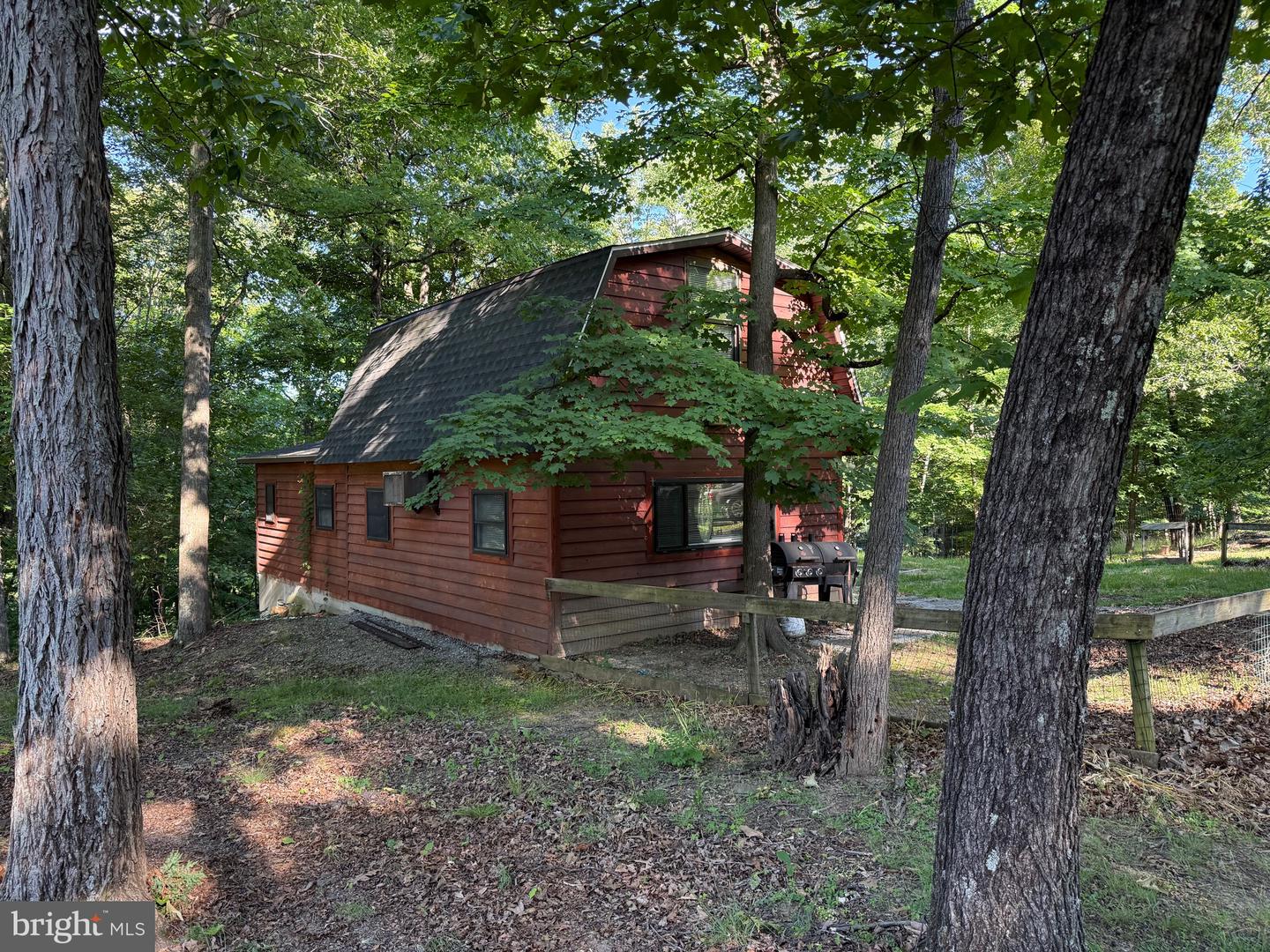 692 PLUM TREE LN