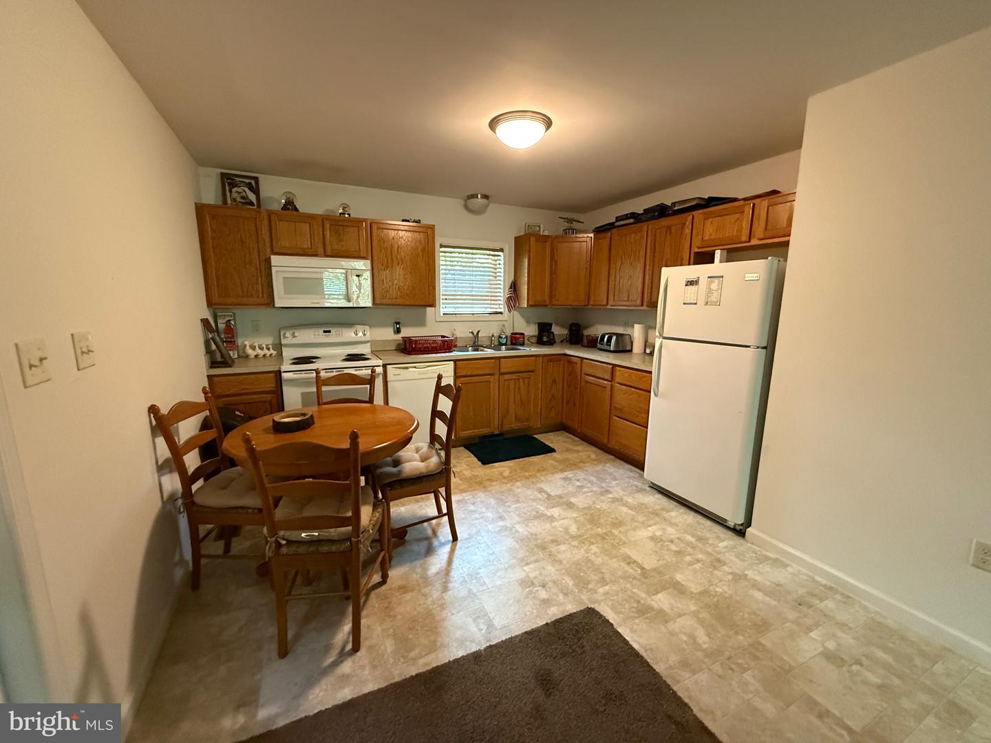 722 Oak Hill Rd Property Photo 4