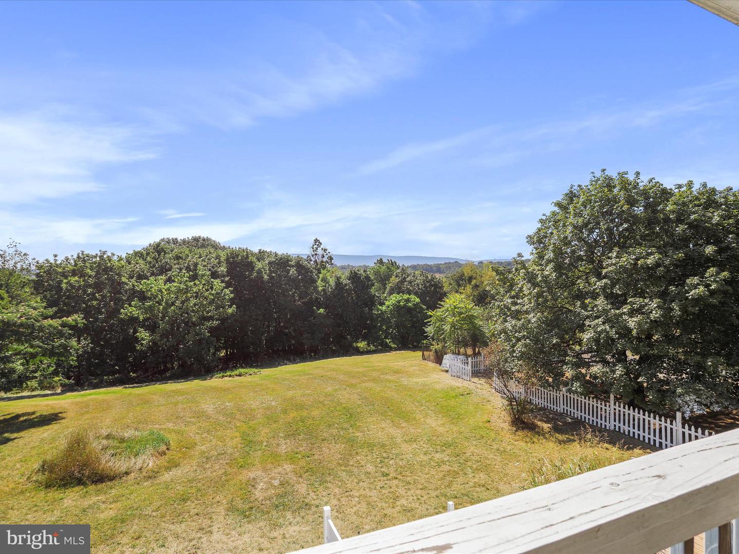 1048 Fairview Dr Property Photo 8