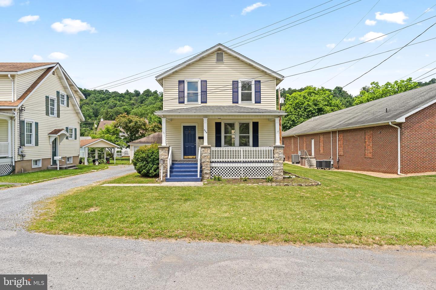 308 S GREEN ST Property Photo 1