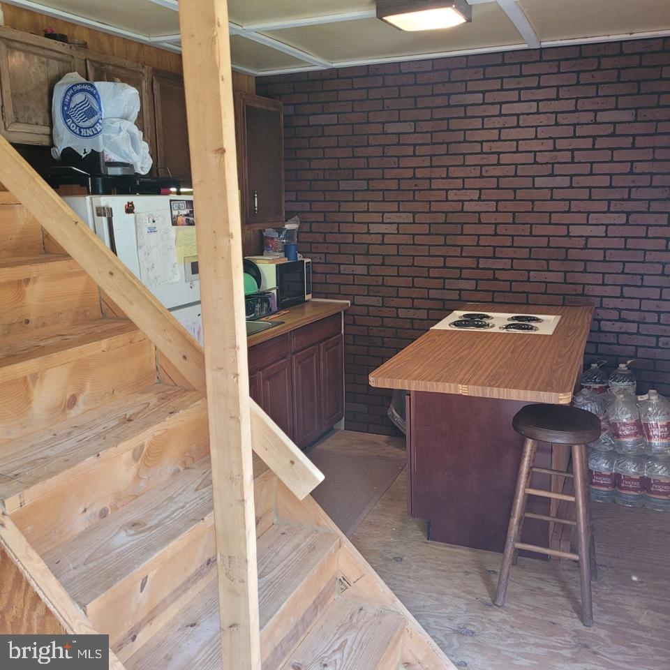 312 Outlook Ln Property Photo 4