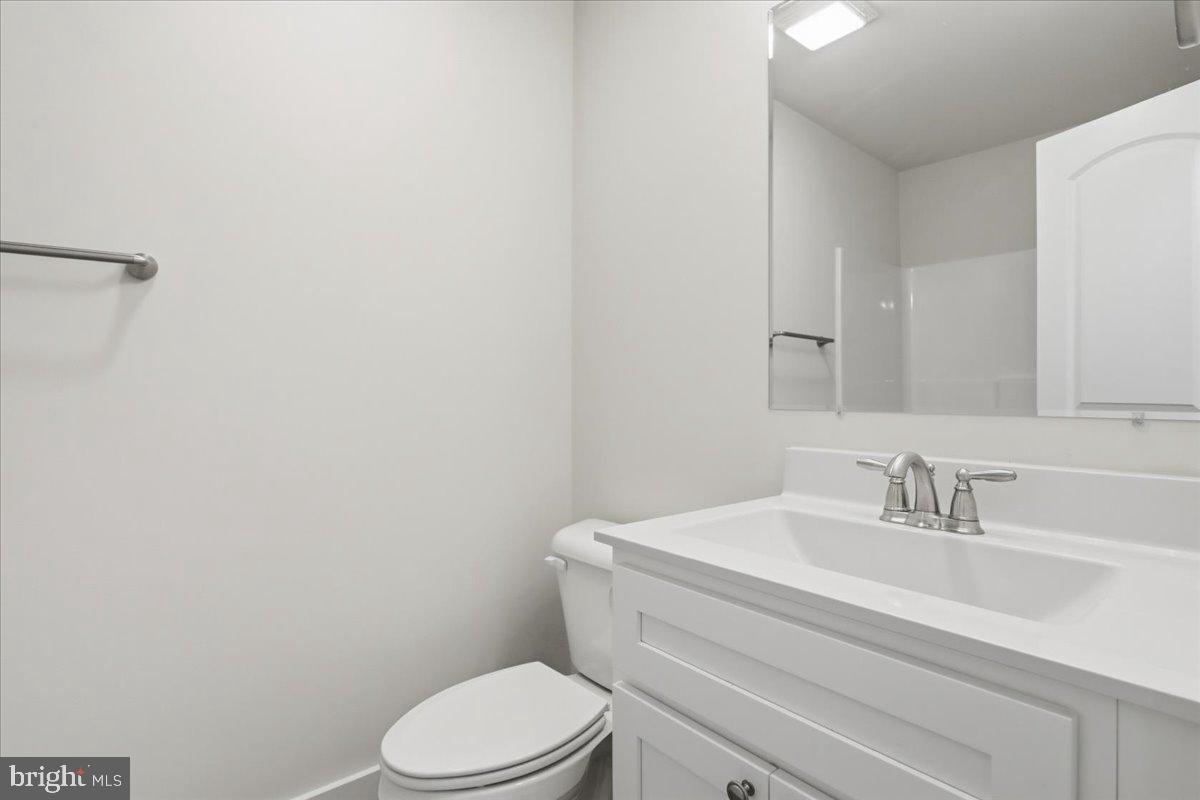 124 Medford Ln Property Photo 24