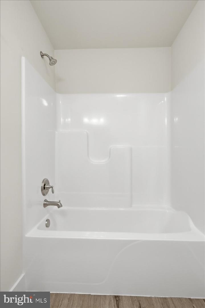 124 Medford Ln Property Photo 25