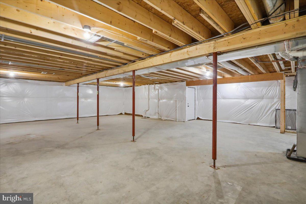 124 Medford Ln Property Photo 31
