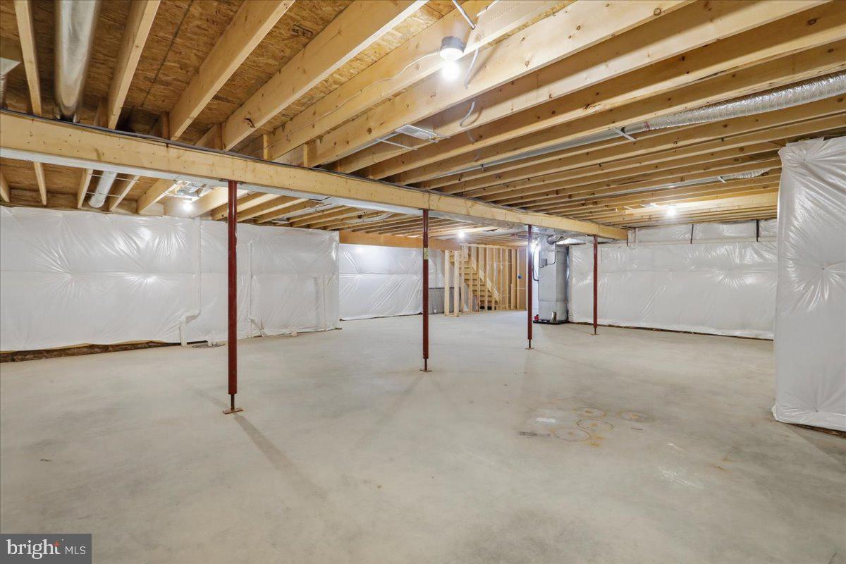 124 Medford Ln Property Photo 32