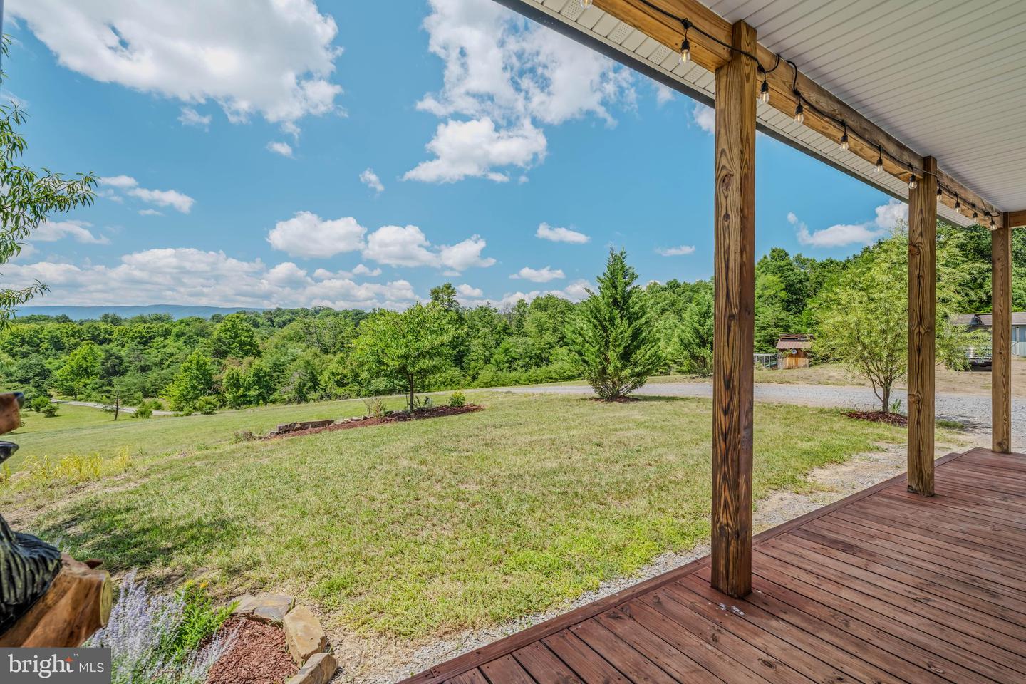 1089 Waugh Rd Property Photo 7