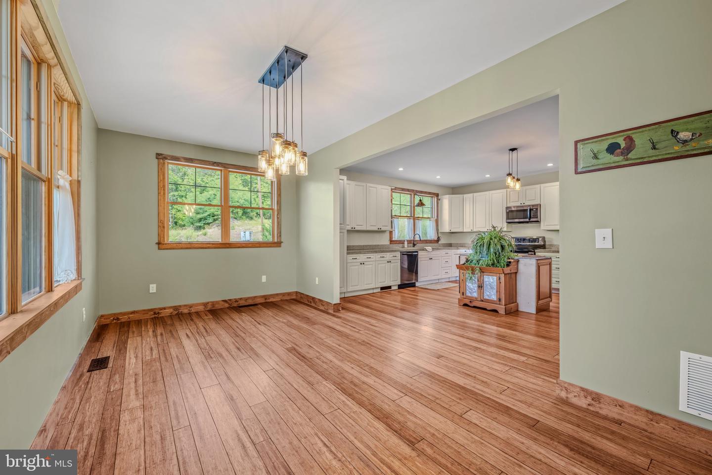 1089 Waugh Rd Property Photo 16
