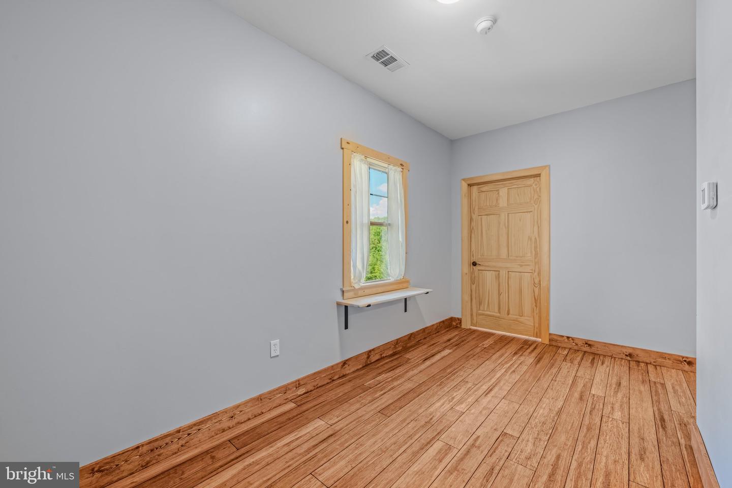 1089 Waugh Rd Property Photo 23