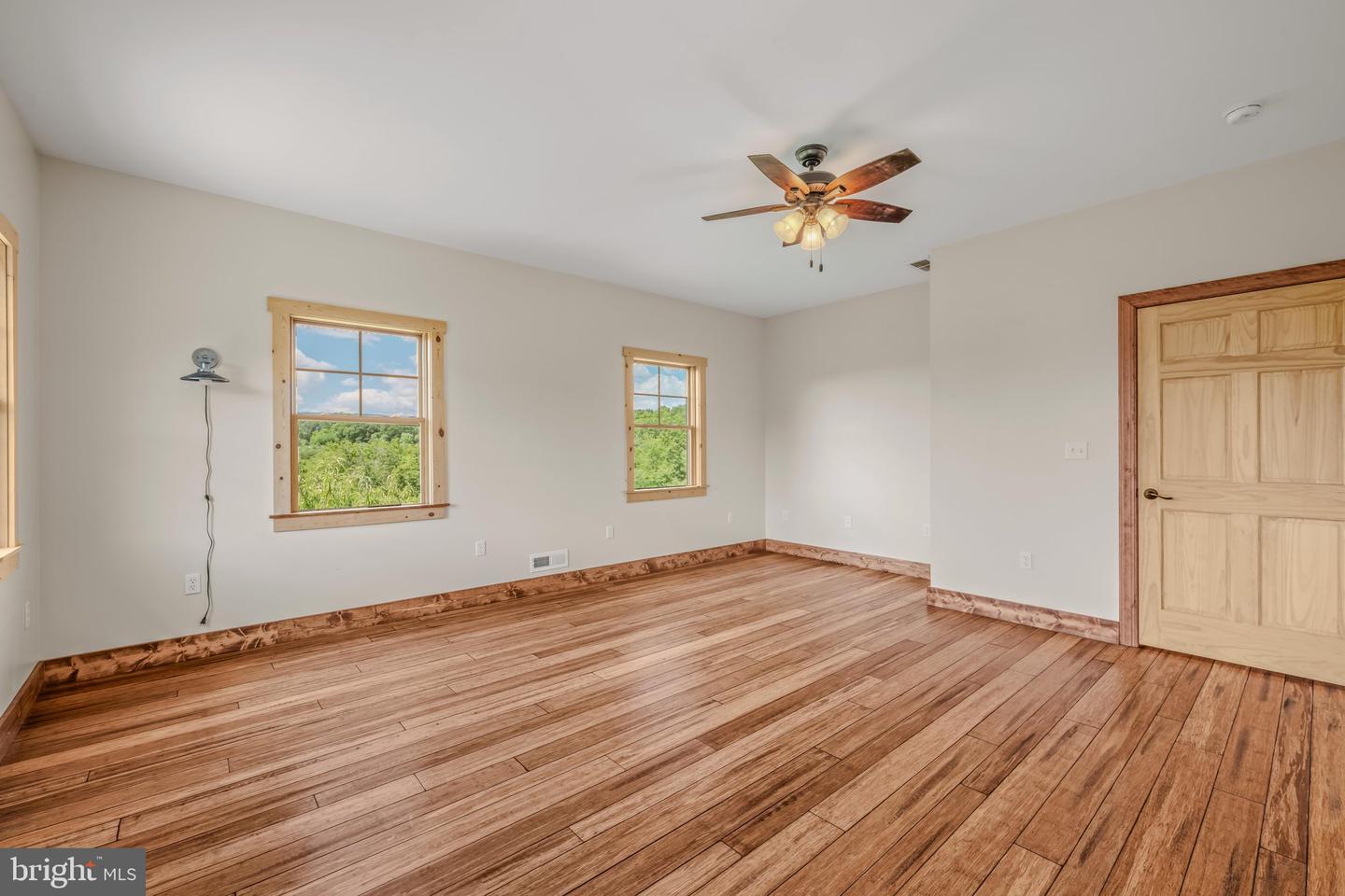 1089 Waugh Rd Property Photo 27