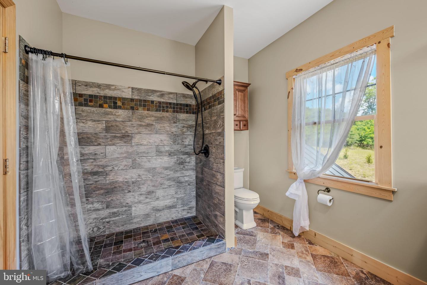 1089 Waugh Rd Property Photo 32