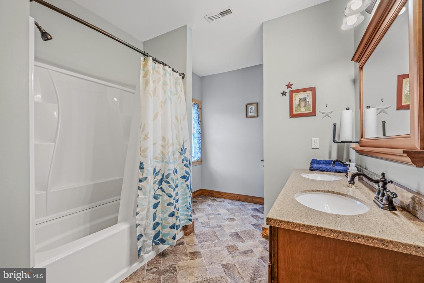 1089 Waugh Rd Property Photo 36