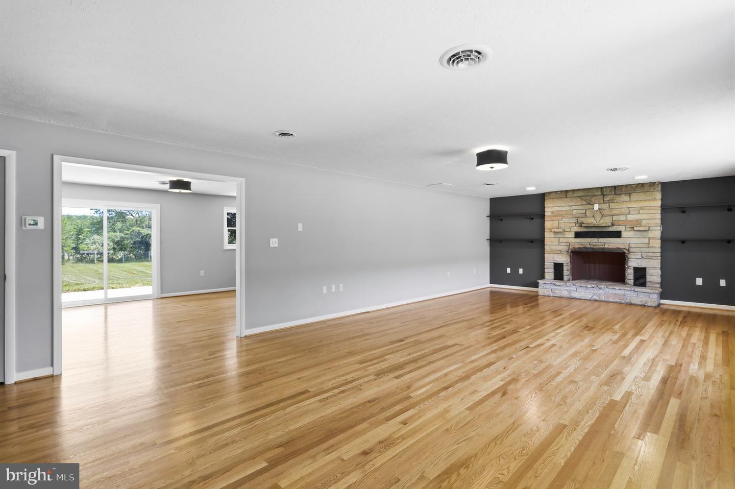 11195 Valley Rd Property Photo 1