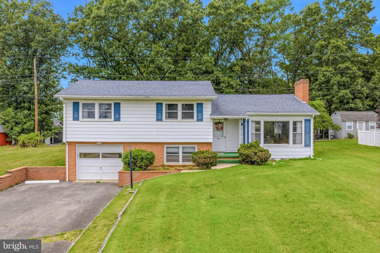 381 GROVE HEIGHTS RD