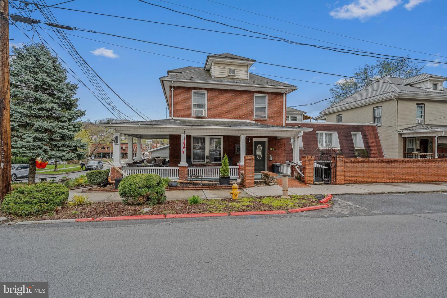 176/184 Wilkes Street Property Photo 2