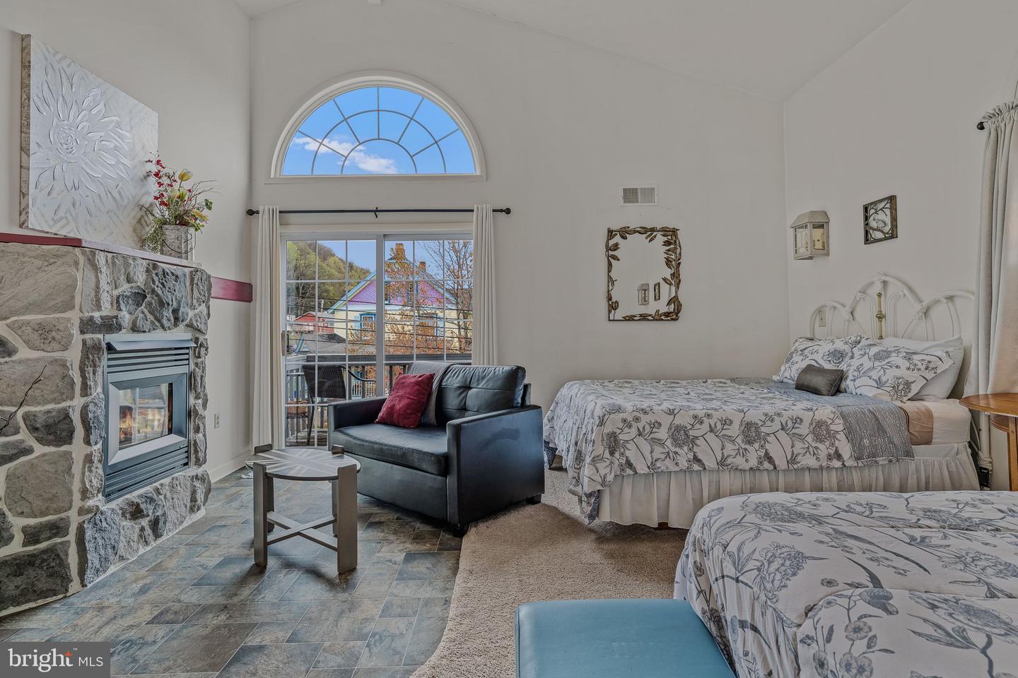 176/184 Wilkes Street Property Photo 23