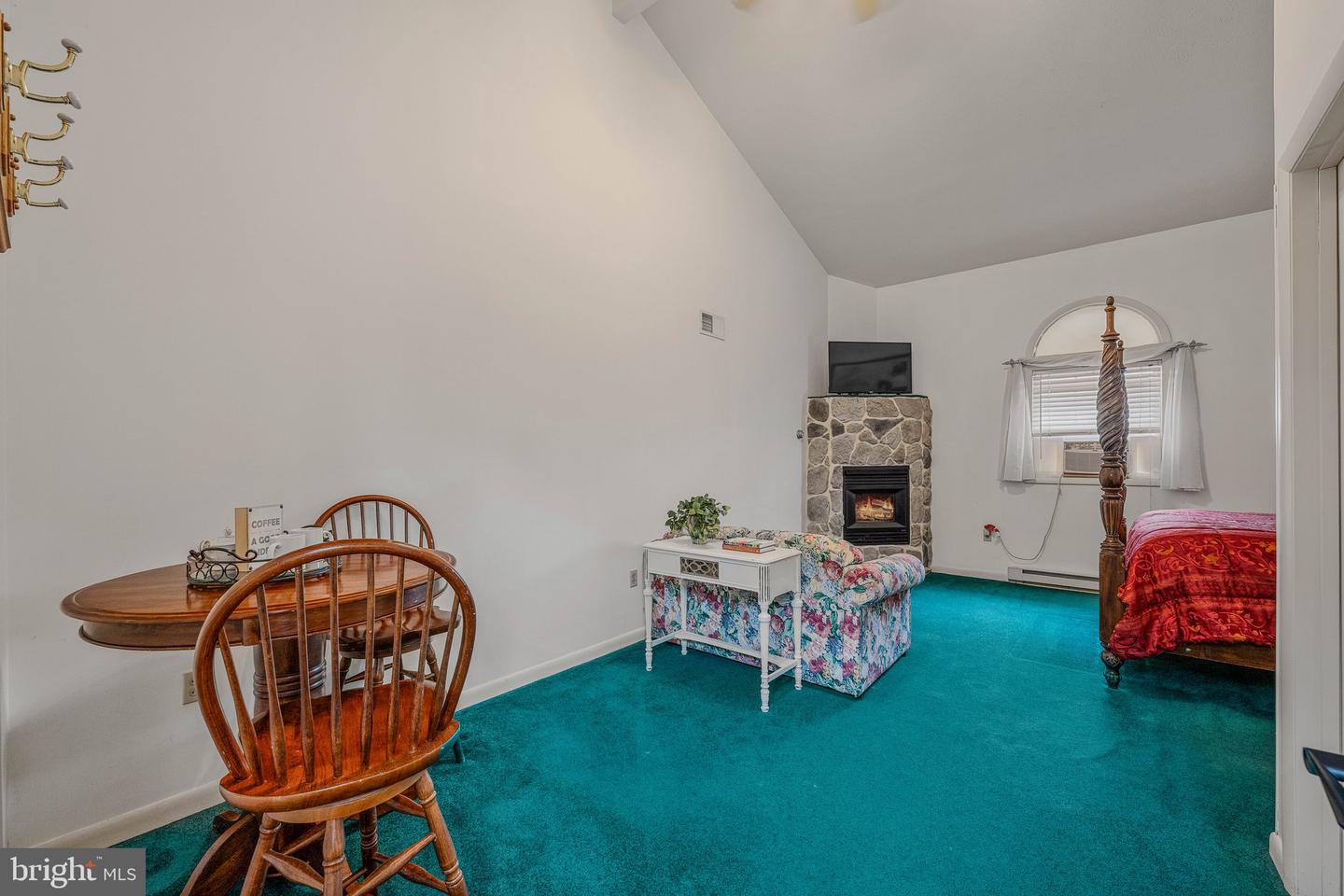 176/184 Wilkes Street Property Photo 32