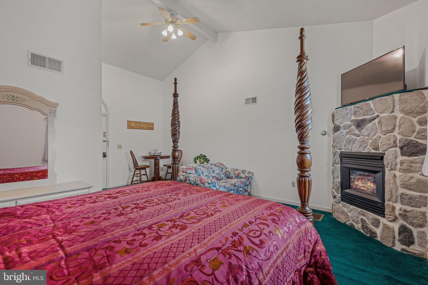 176/184 Wilkes Street Property Photo 35