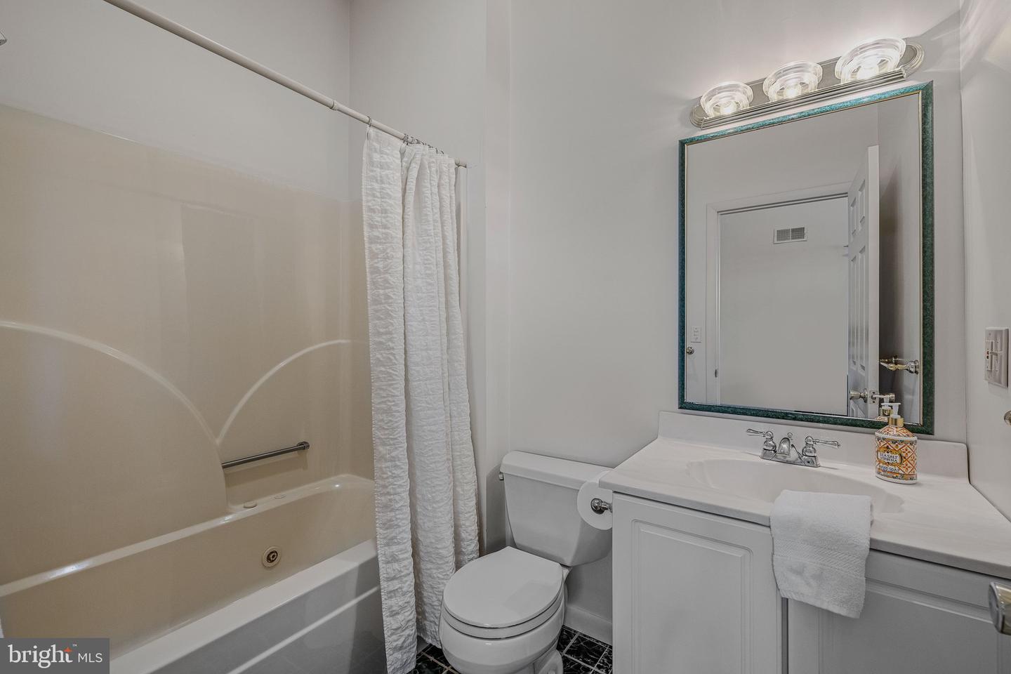 176/184 Wilkes Street Property Photo 43
