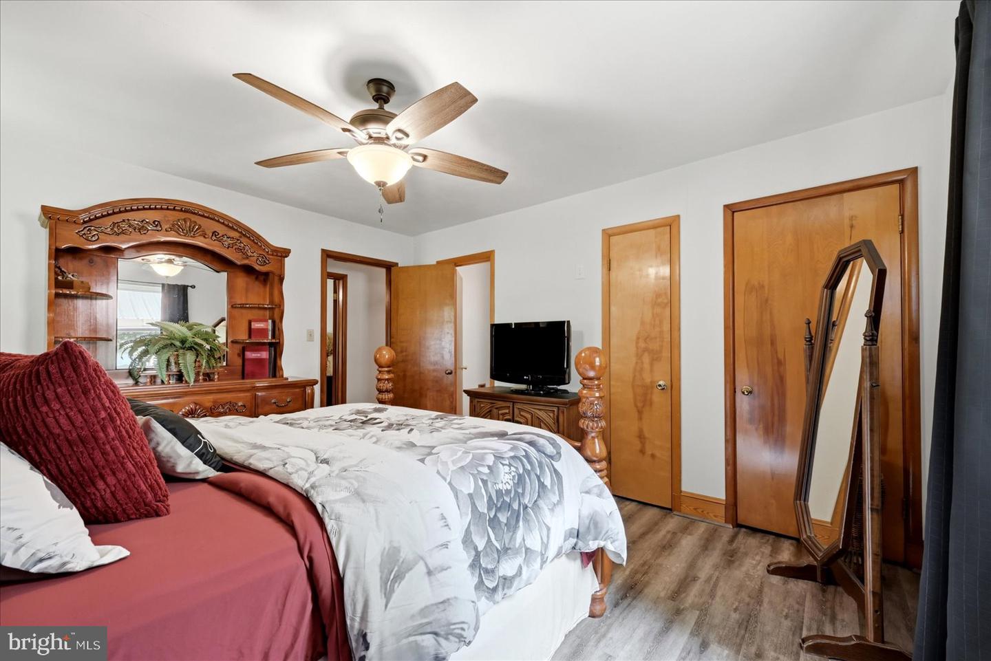 9581 Valley Rd Property Photo 17