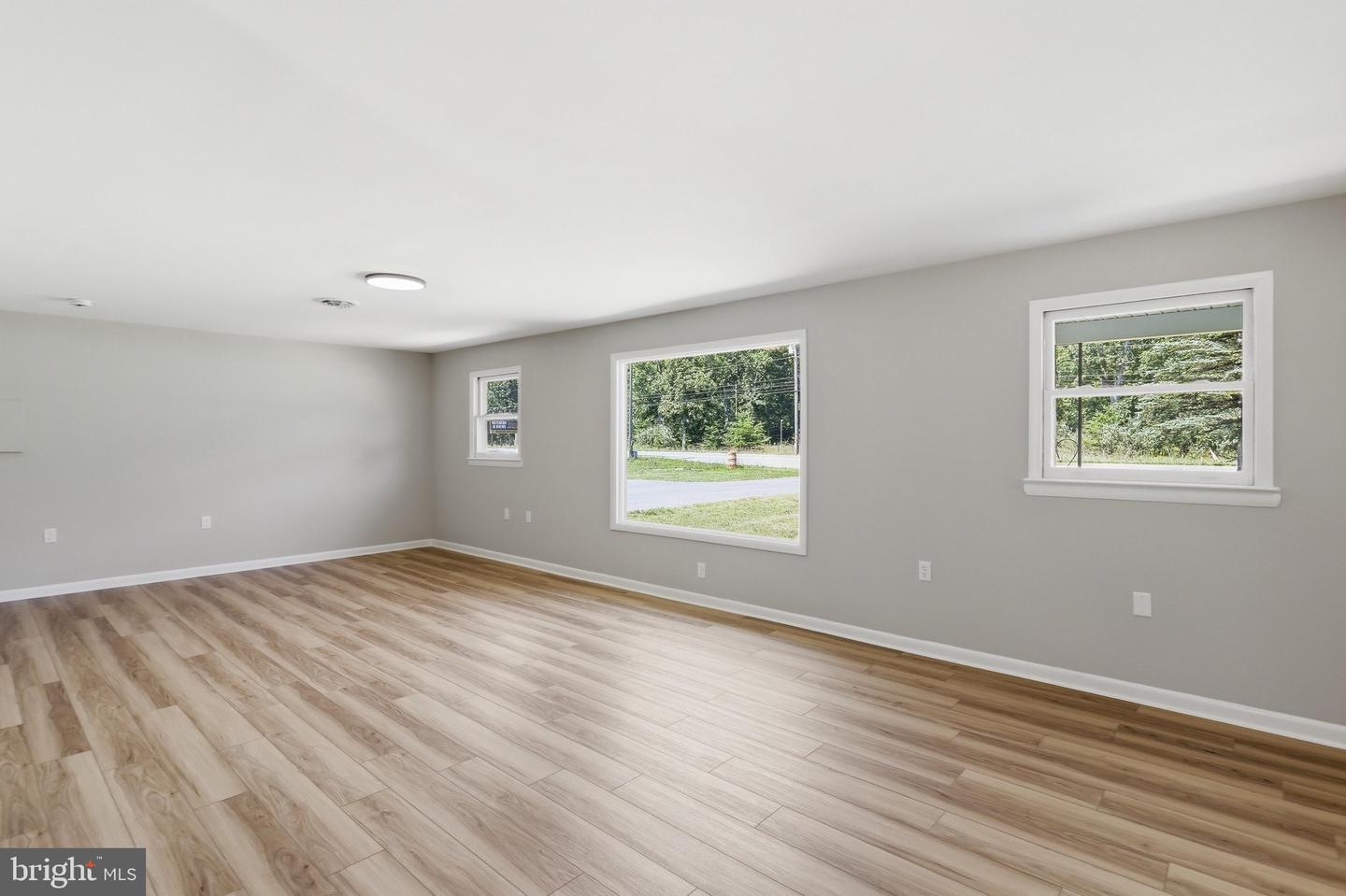 11223 Valley Rd Property Photo 5