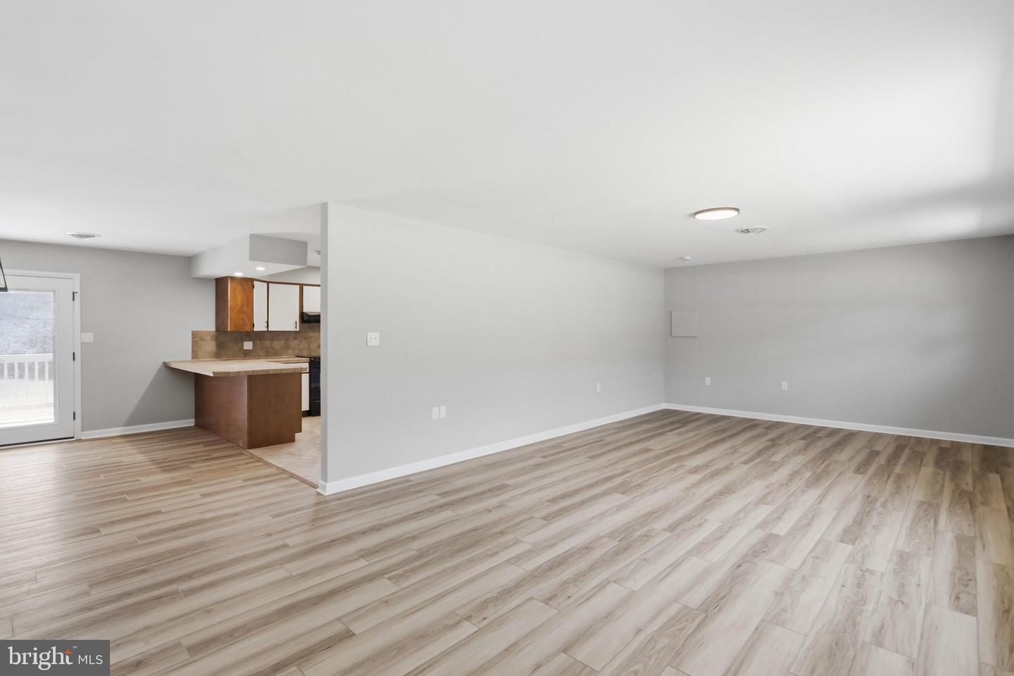 11223 Valley Rd Property Photo 7