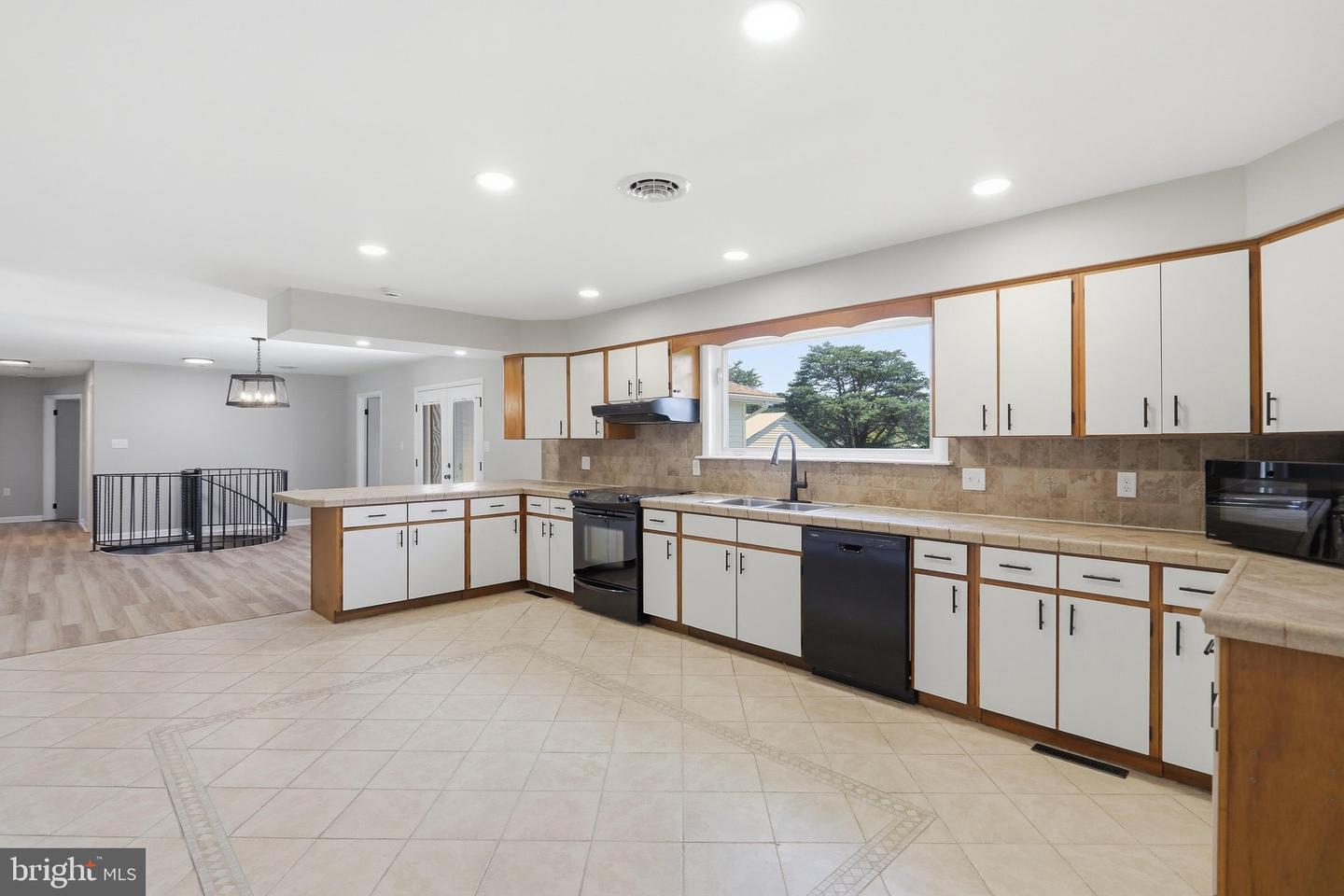 11223 Valley Rd Property Photo 9
