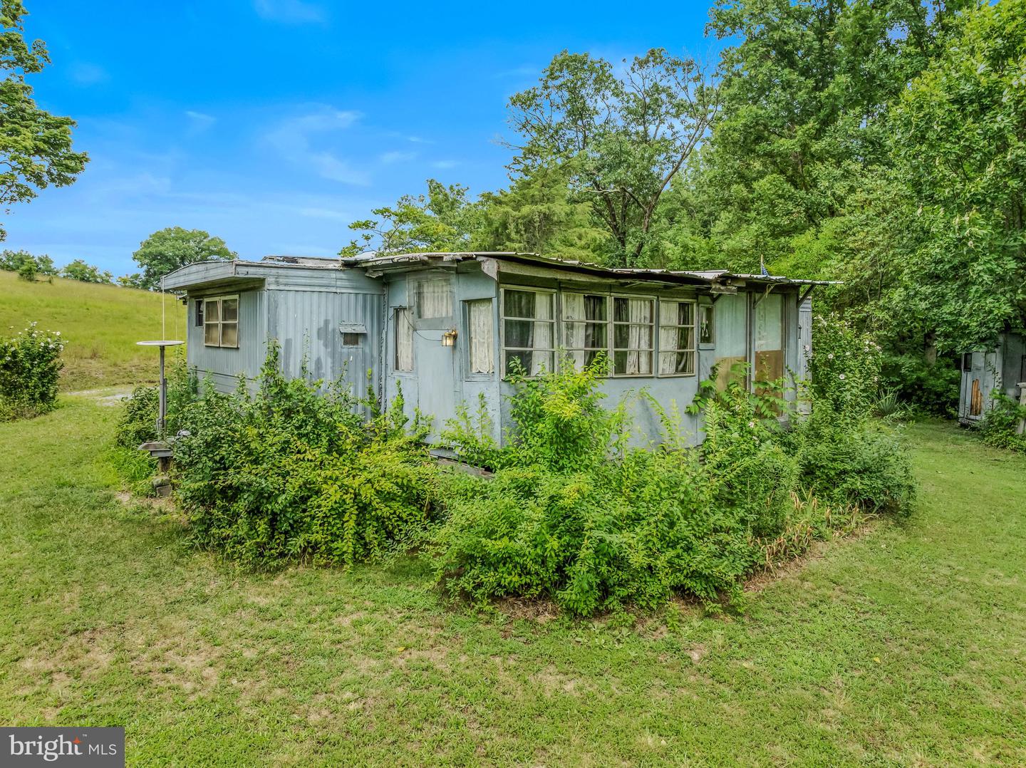 175 Pheasant Ln Property Photo 14