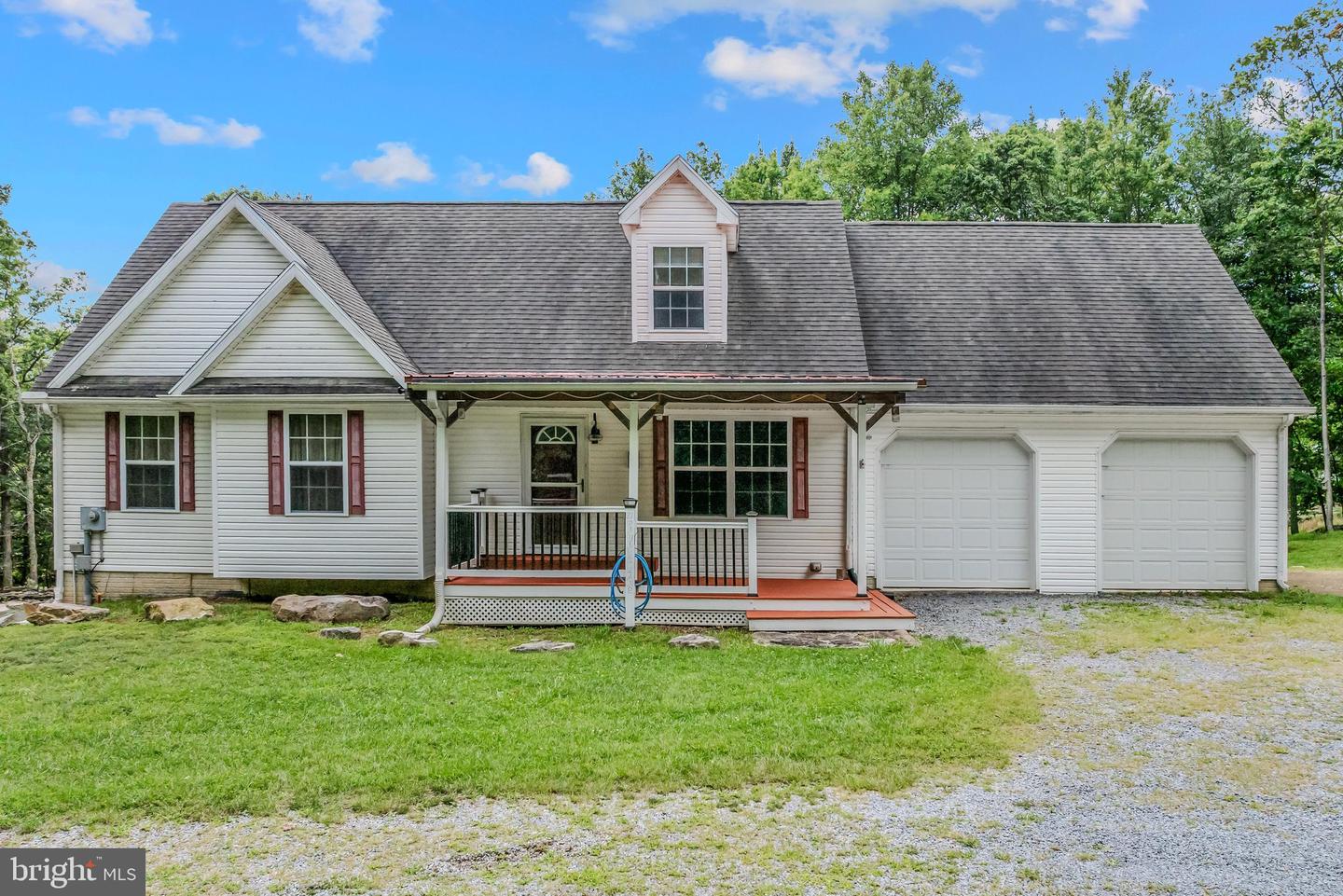 37 Paynes Ln Property Photo 2