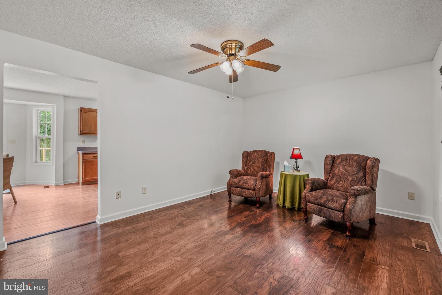 37 Paynes Ln Property Photo 7