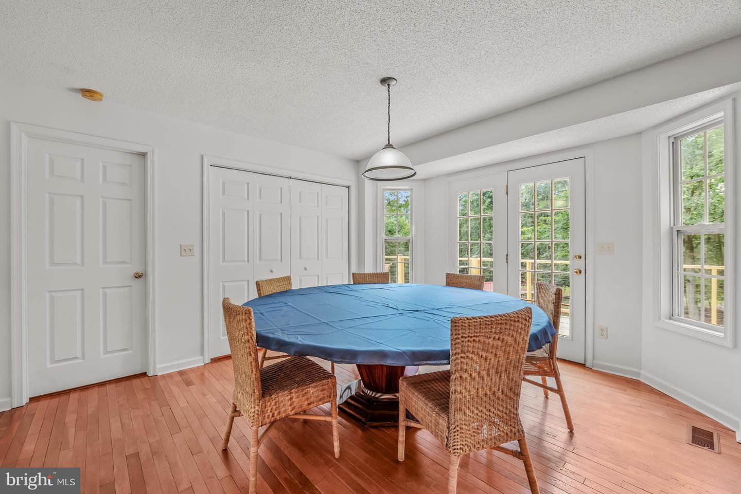 37 Paynes Ln Property Photo 9