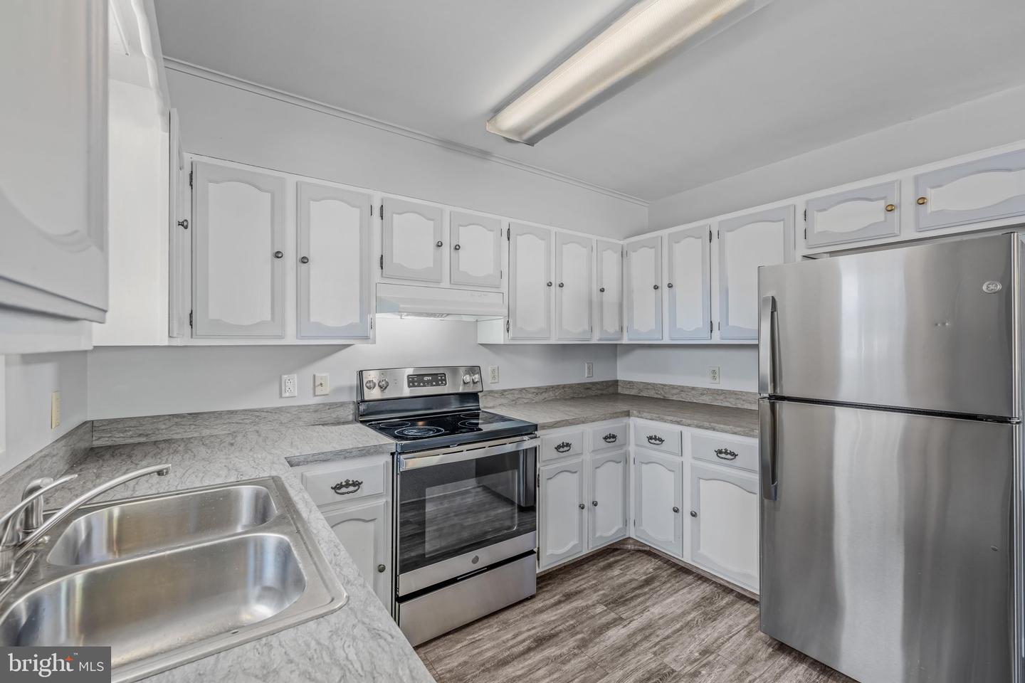 168 N Washington St #200 Property Photo 11
