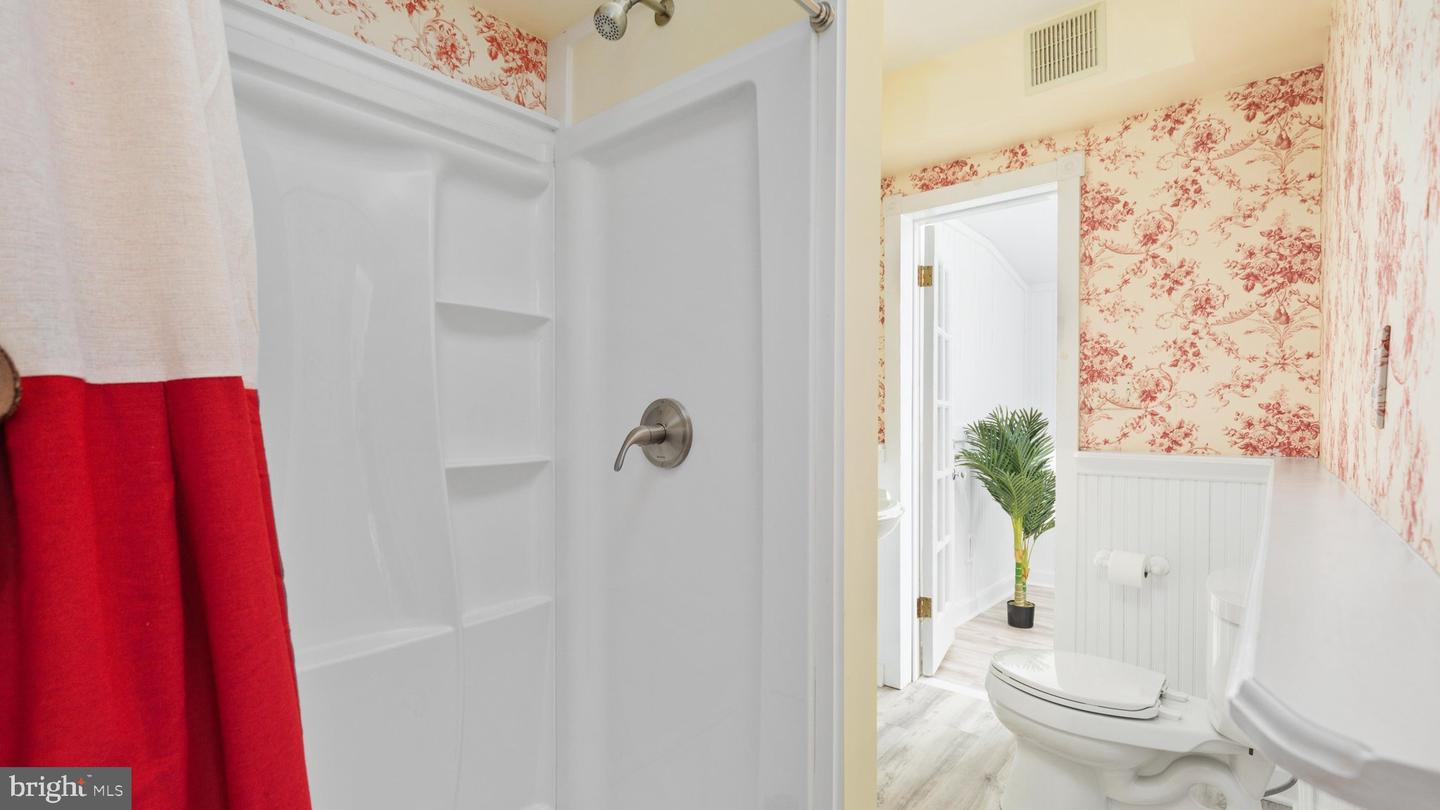 151 E Fairfax St Property Photo 30