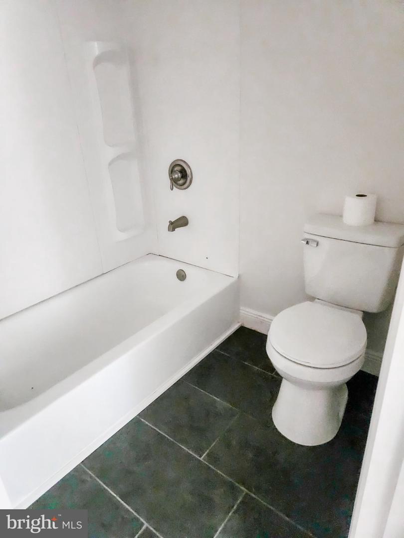 3273 Valley Rd Property Photo 6