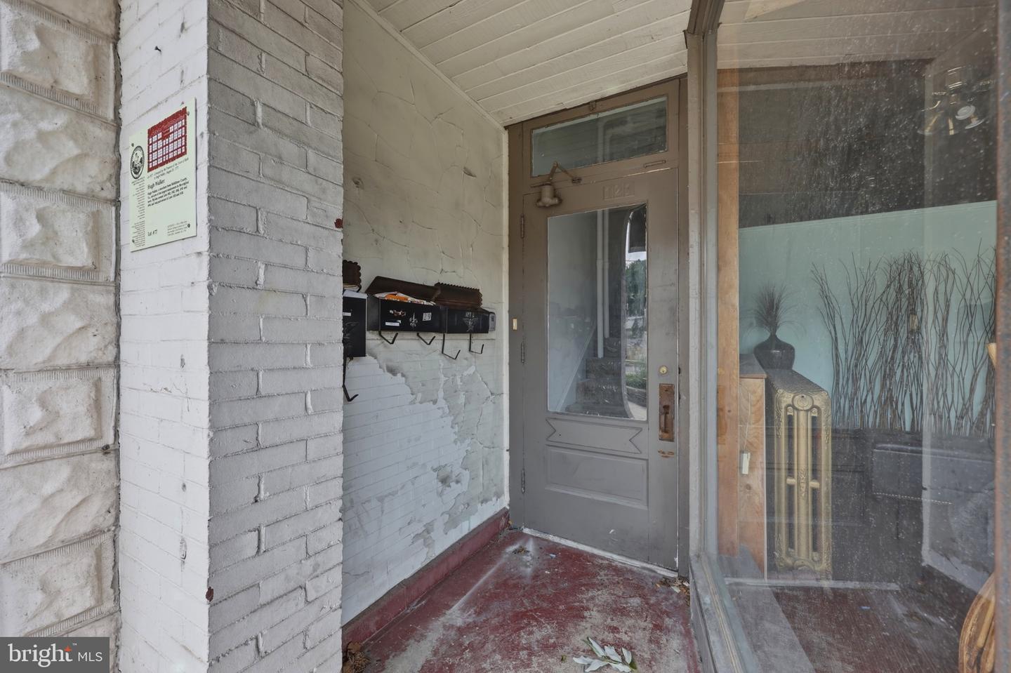 33 Washington St N Property Photo 5