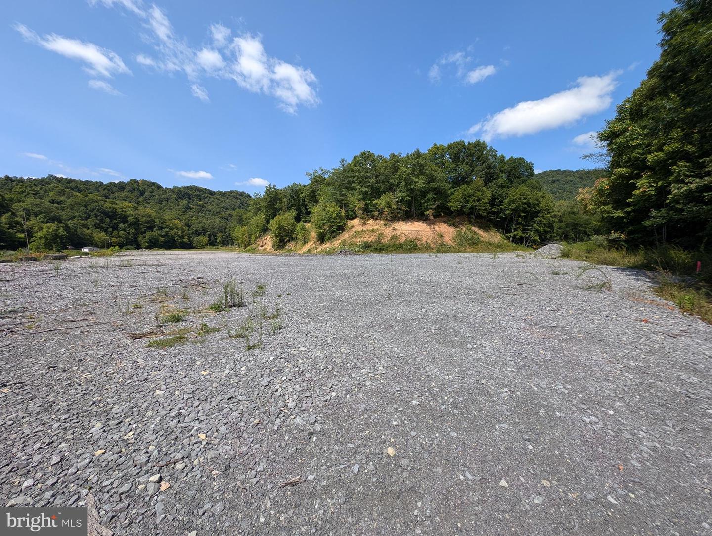 405 Checks Property Photo 18