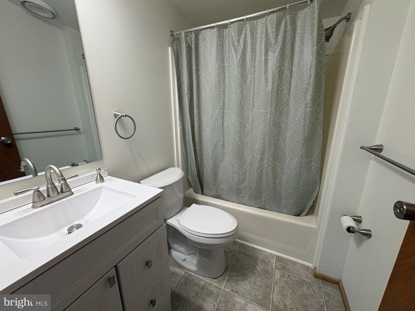 232 Seaford Ln Property Photo 13