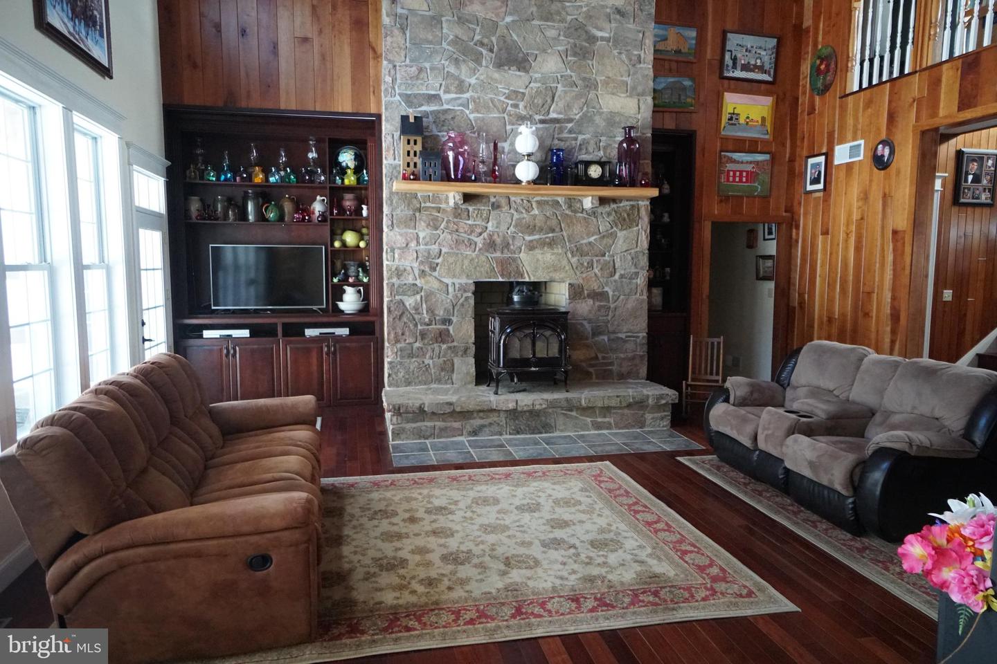 255 Troublesome Valley Rd Property Photo 2