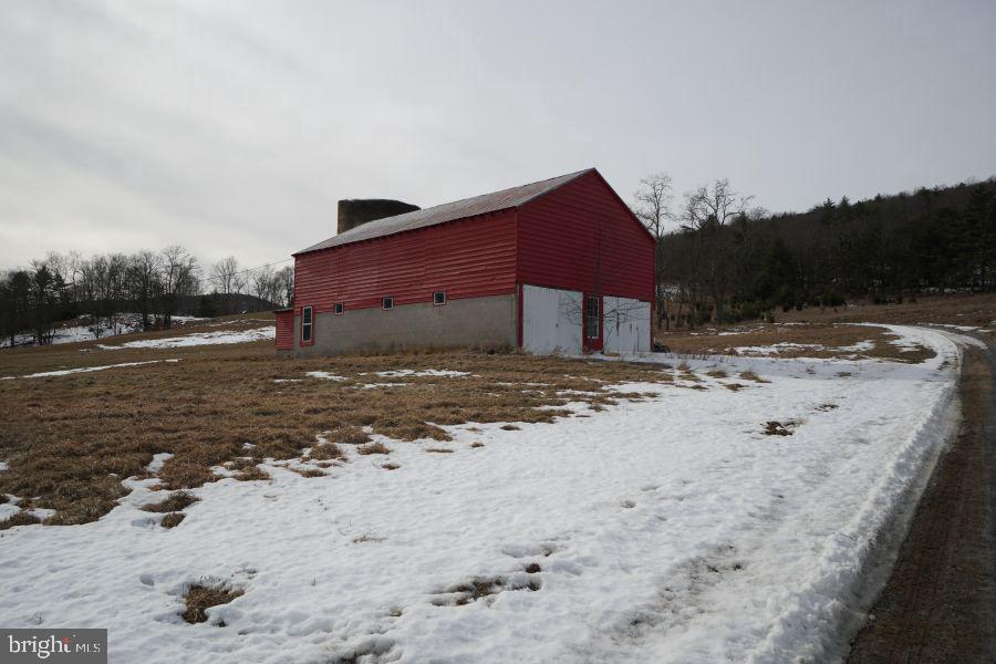 255 Troublesome Valley Rd Property Photo 8
