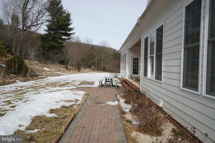 255 Troublesome Valley Rd Property Photo 11