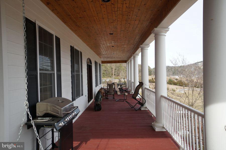 255 Troublesome Valley Rd Property Photo 12