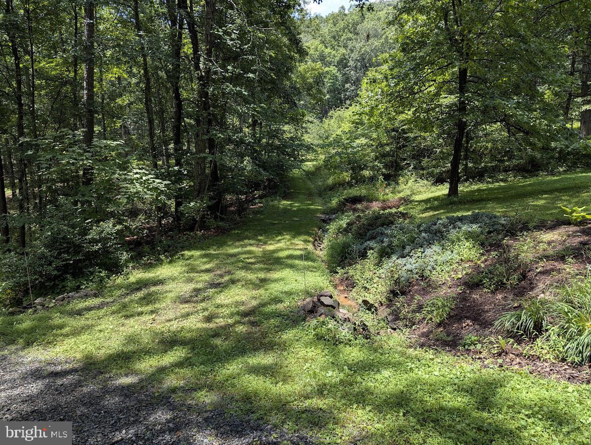 1537 Hidden Valley Rd Property Photo 8