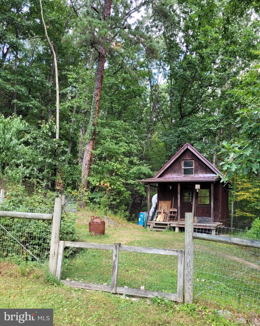 1537 Hidden Valley Rd Property Photo 16