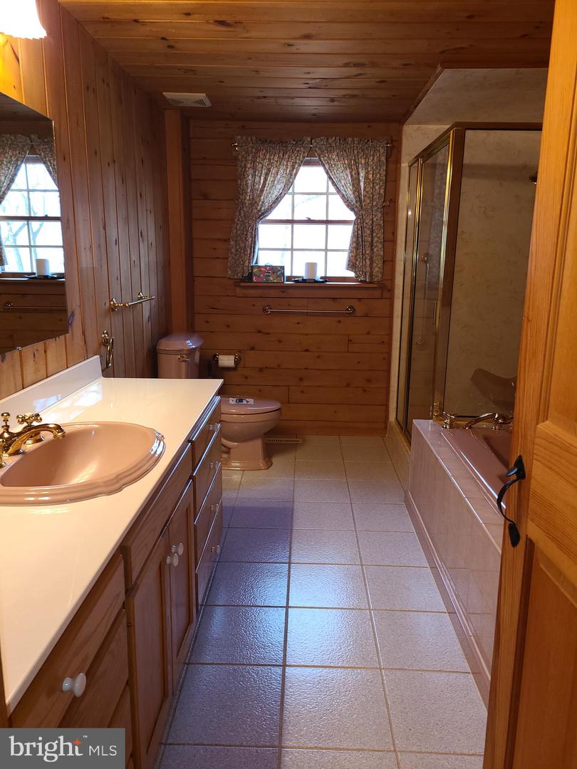 1537 Hidden Valley Rd Property Photo 28